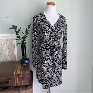 SALE!! EUC! BLACK & WHITE WRAP DRESS MEDIUM FOREVER 21